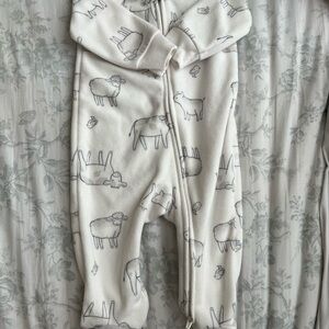 SOLD‼️Cozy White Animal Print Kids One Piece